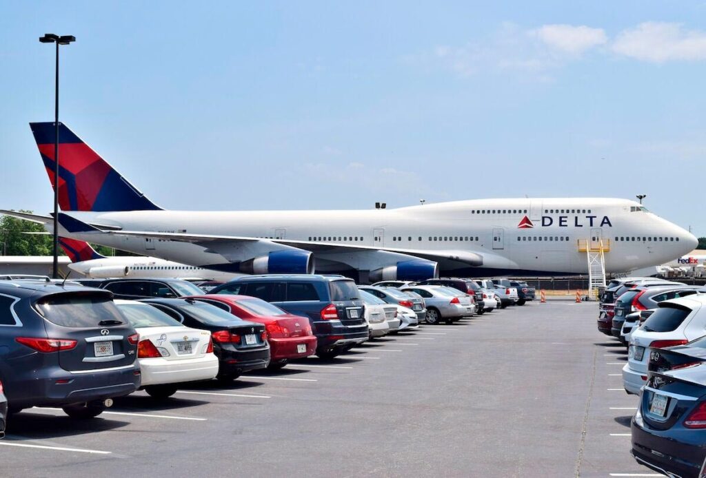 5 tips how to find cheap airport parking